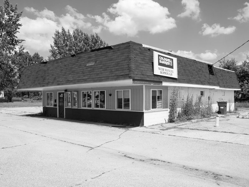 Lonnies Drive-In - Later Was Coldwell Banker Building